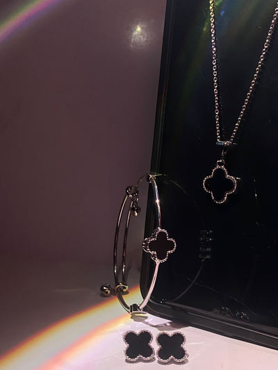 Clove Design Jewelry Set – Necklace, Tops & Bracelet